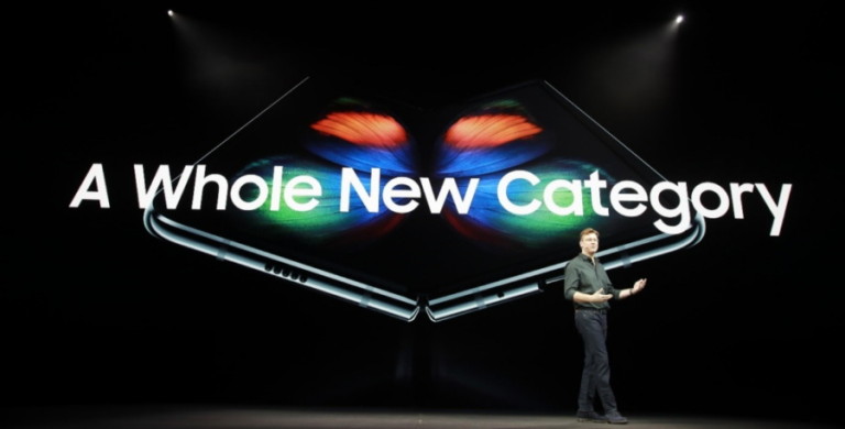 Samsun-Galaxy-Fold-Folding-Smaertphone-4